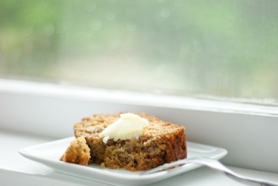 Healthy honey whole wheat banana bread recipe from cookieandkate.com honey whole wheat banana bread recipe