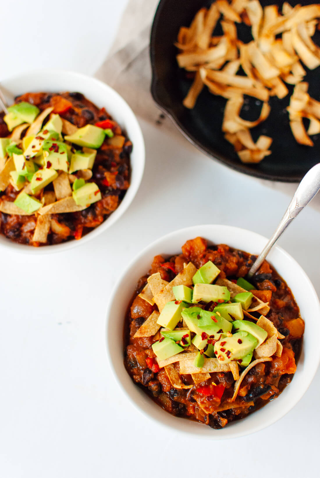 Butternut squash vegetarian chili from cookieandkate.com Butternut squash vegetarian chili